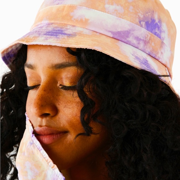 Tie Dye Bucket Hat & Mask Duo - Picture 5 of 10